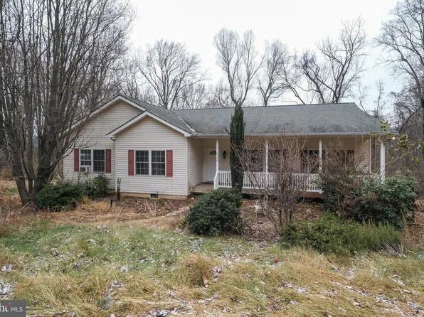 1195 Shangri La Rd, Bentonville, VA 22610