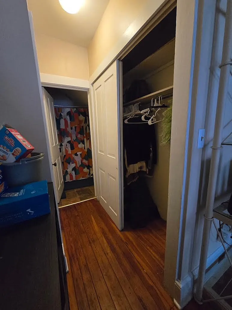 Studio, 375 sqft, $895 — Photo 3