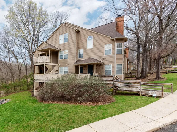 6020 Gray Gate Ln, Charlotte, NC 28210