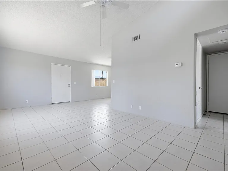 41995 Cambridge Avenue — Photo 29