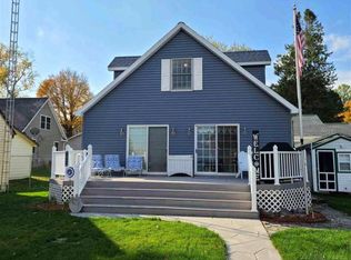 7042 Lakeview Dr, Lexington, MI 48450