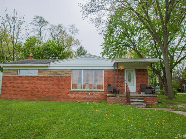 21420 Hampton St, Clinton Township, MI 48036