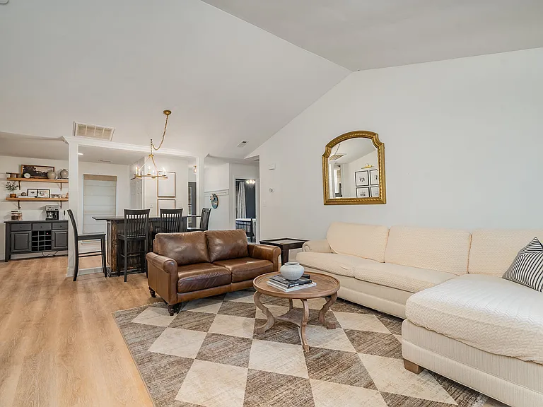 2812 Olde Whitehall Rd — Photo 13