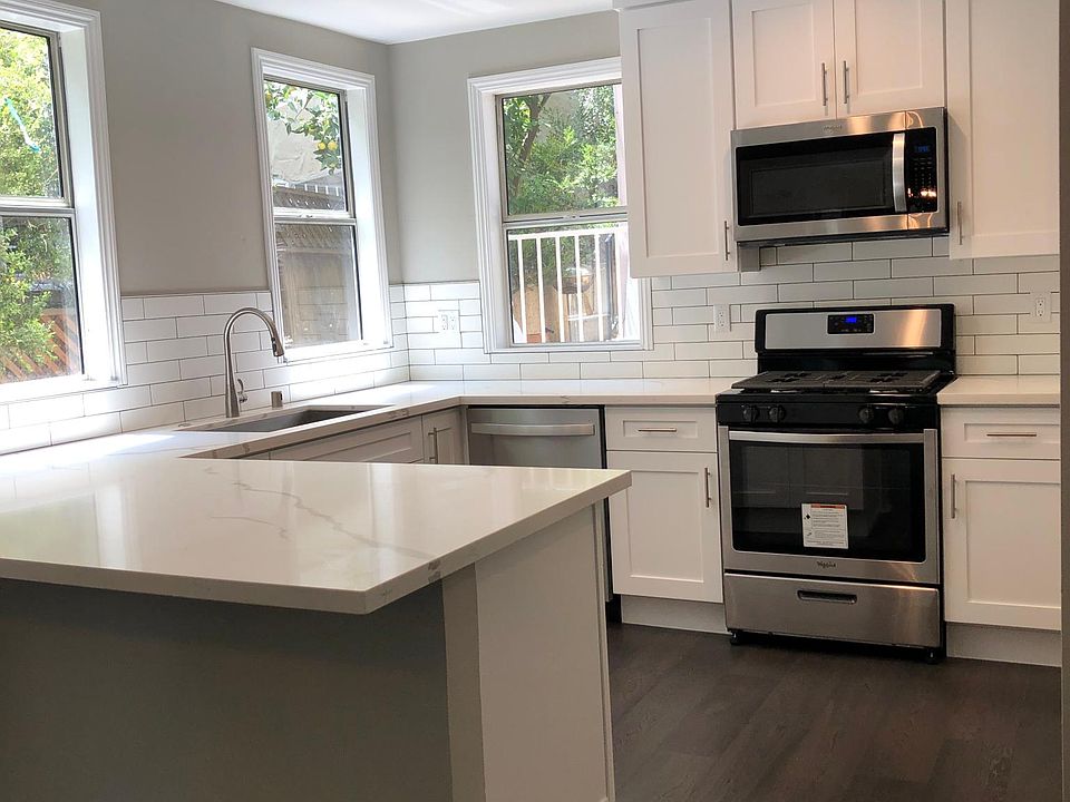 1st image of 2331 N Beachwood Dr