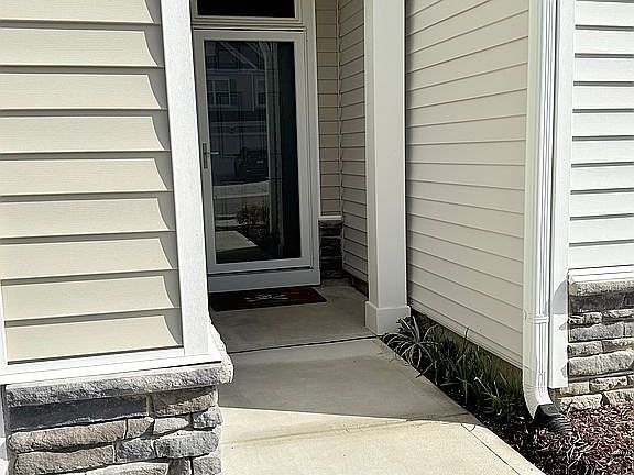 2nd image of 4927 Arkose Dr