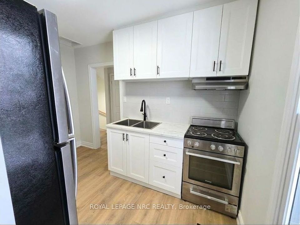 1st image of 129 Durham St #2