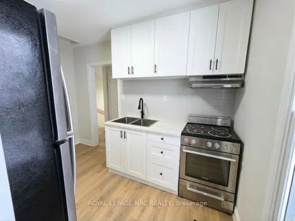 129 Durham St #2, Pt Colborne, ON L3K 1E1