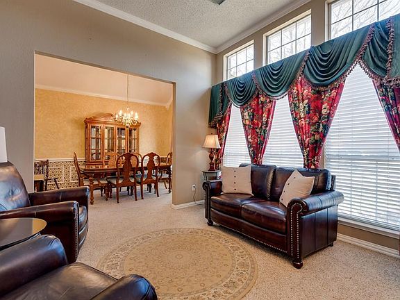 3rd image of 2501 Balsam Dr