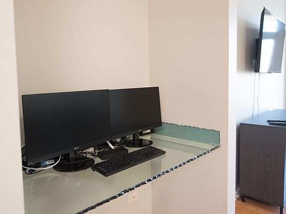 4th image of 600 N Kingsbury St APT 805