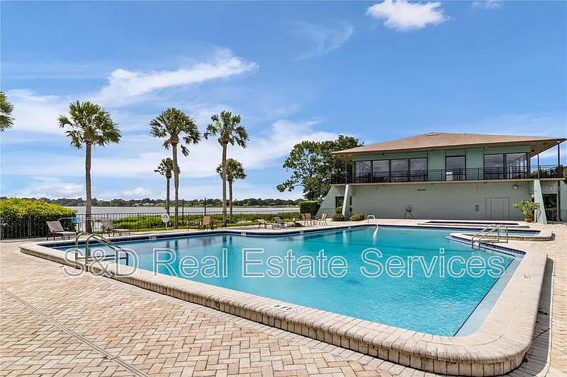 2 bed, 2.5 bath, 1184 sqft, $1,400 — Photo 2