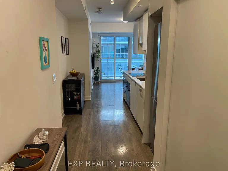 195 Redpath Ave #2015 — Photo 2