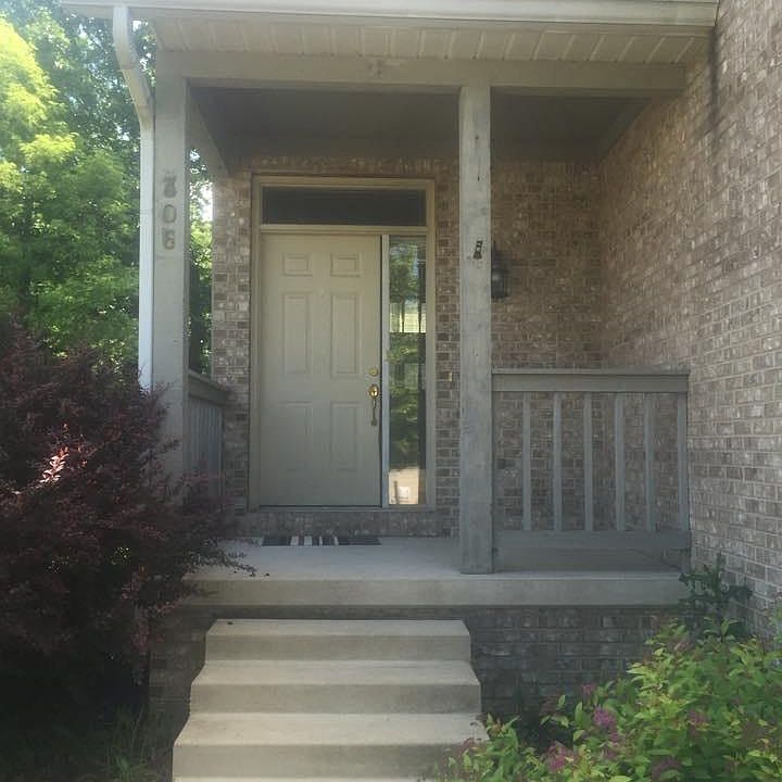 2nd image of 223 E Pine Ave