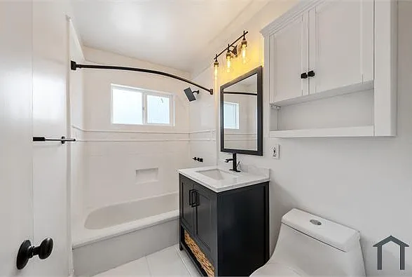 8 Whitmore Pl #4 — Photo 1