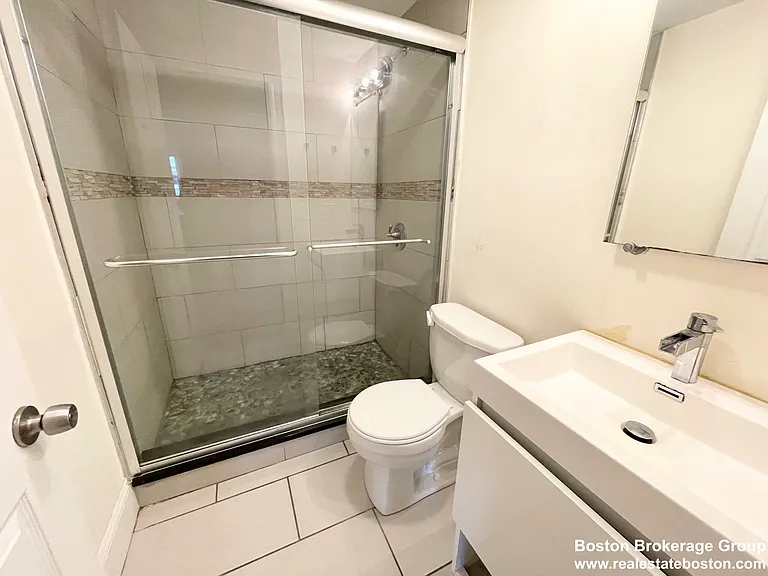 15 Sunset St #1 — Photo 6