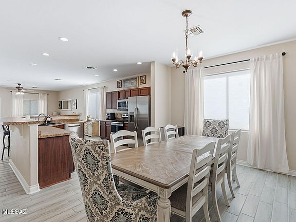 3rd image of 527 S Sweet Ridge Dr