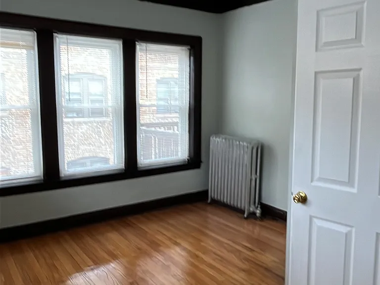 108 N Mayfield Ave — Photo 1