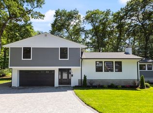 65 Churchill Dr, Norwood, MA 02062