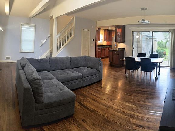 Spacious Contemporary Living Room