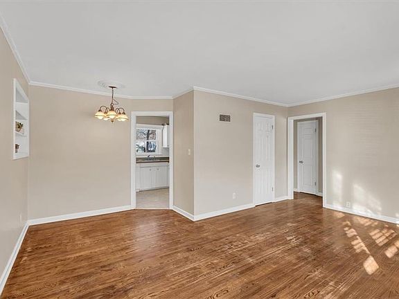 3rd image of 160 W Sweeney Blvd