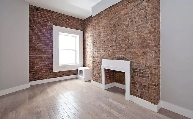 Rented by Akam Sales and Brokerage | media 17