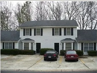 1215 Oakplace Drive — Photo 1
