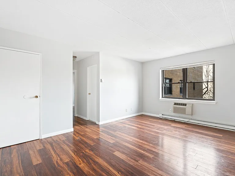 300 Lookout Ave #C4 — Photo 5