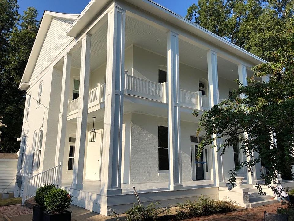 1st image of 512 Van Buren Ave #B