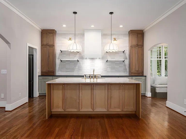 218 Hawthorn St — Photo 8