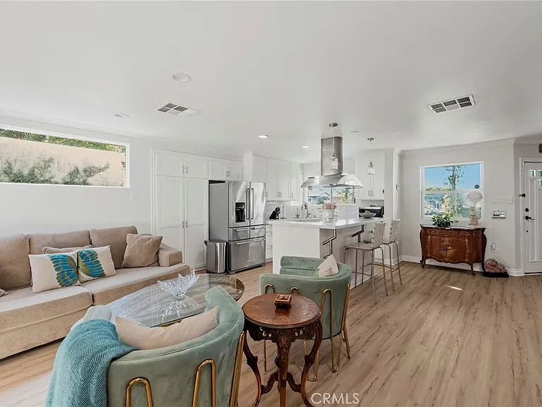 5231 Glasgow Way — Photo 4