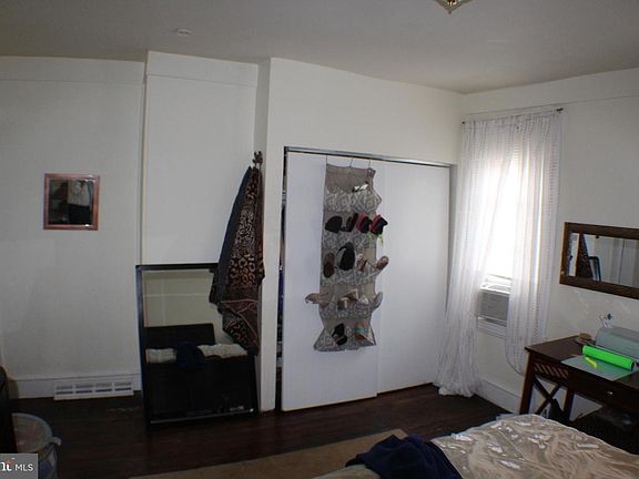 5th image of 1716 W 6th St