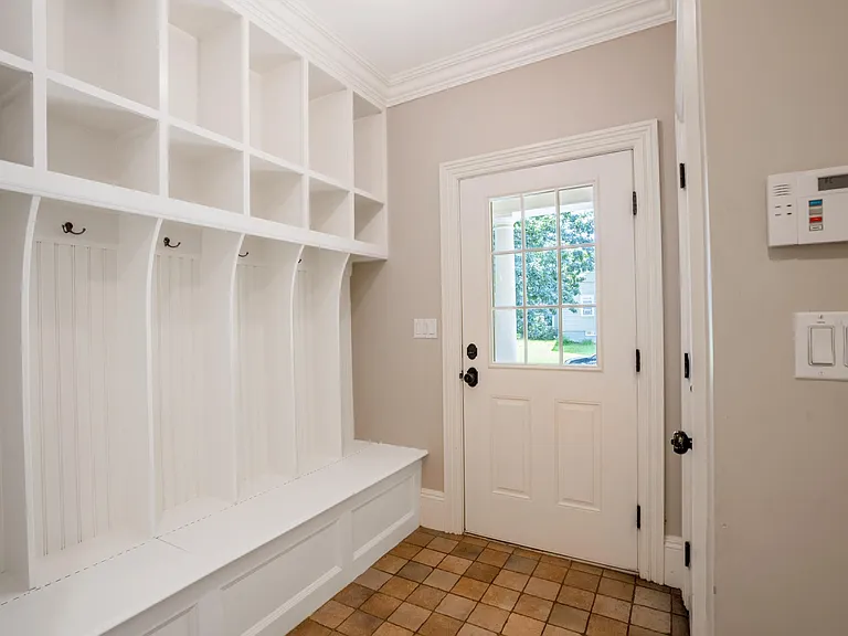 52 N Border Rd — Photo 16