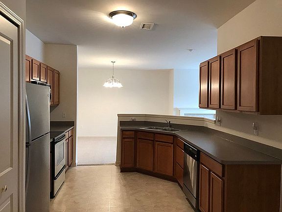 2nd image of 3962 Radcliff Dr #154
