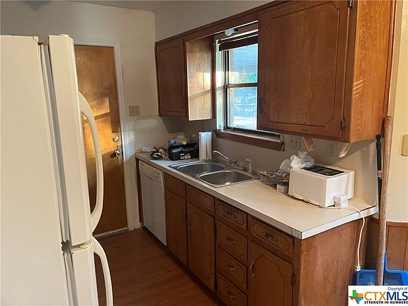 5th image of 2205 Spicewood Dr