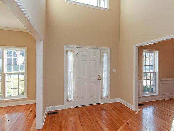 5th image of 305 Gardenia Dr