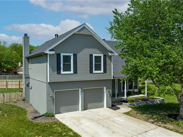 6235 W 155th Pl, Overland Park, KS 66223