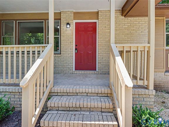 3rd image of 2810 Sutherland Rd