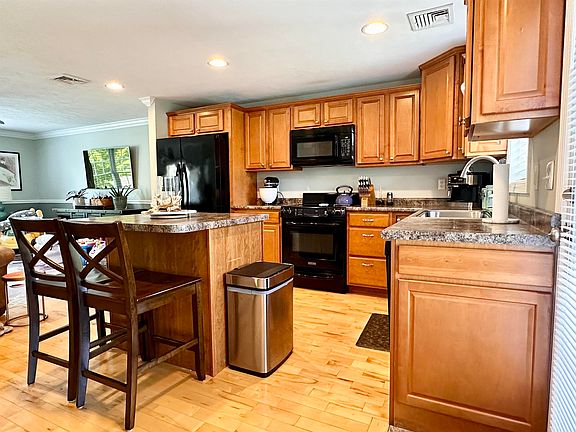 5th image of 28 Owens Drive Unit #18