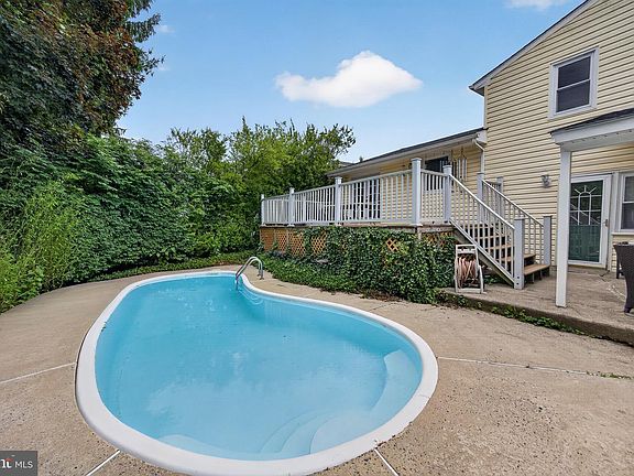 4th image of 463 Pinewood Rd