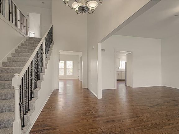 5th image of 10224 N Willow Ave