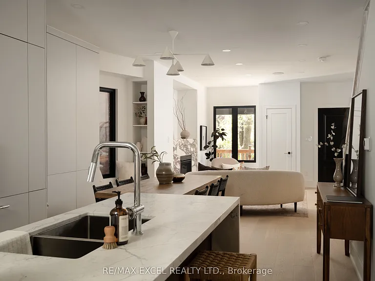254 Bain Ave — Photo 16