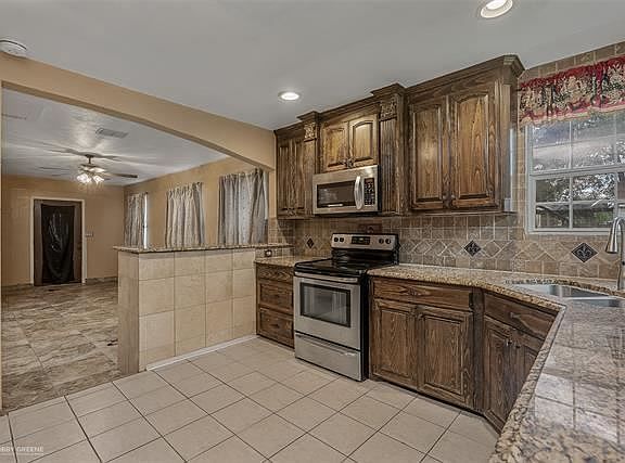 5th image of 1218 Margaret St