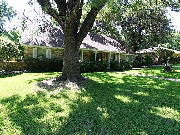 2nd image of 3312 Kiest Forest Dr