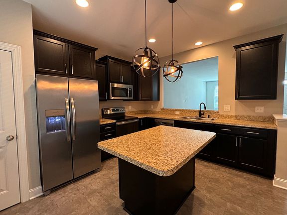 5th image of 102 Harvest Oaks Ln Unit 69