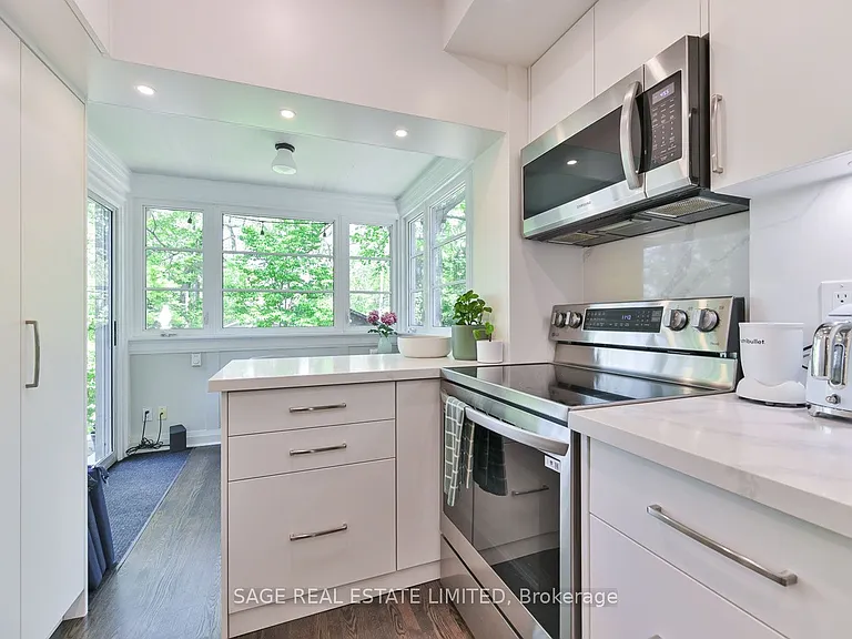 418 Glenlake Ave — Photo 11