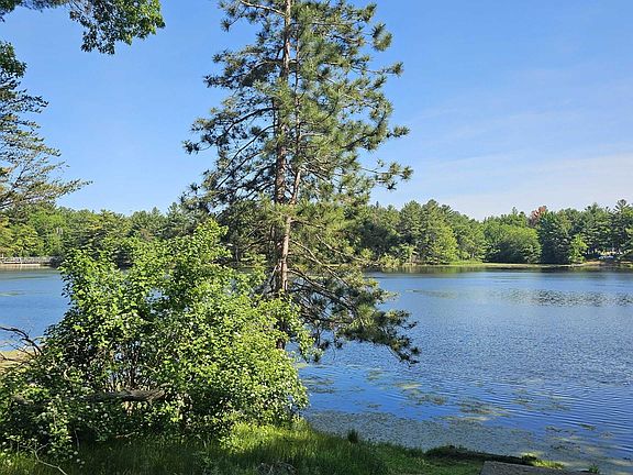 3rd image of 558 Blass Lake Dr