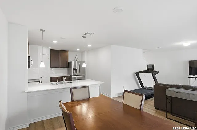 15411 Oceanus Dr — Photo 9