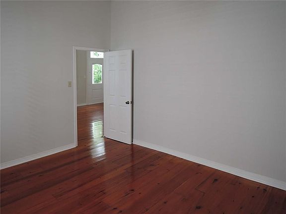 4th image of 325 S Saint Patrick St
