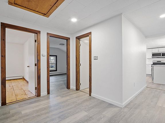 5th image of 47 Railroad Ave #C