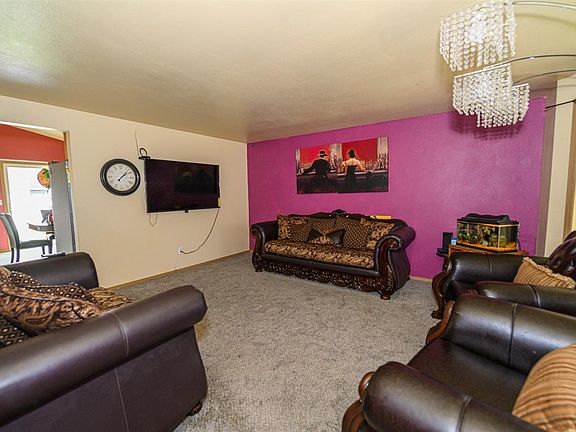 3rd image of 9515 Palomino Dr
