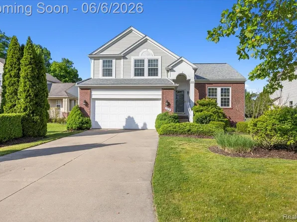 989 Callaway Ct, Howell, MI 48843